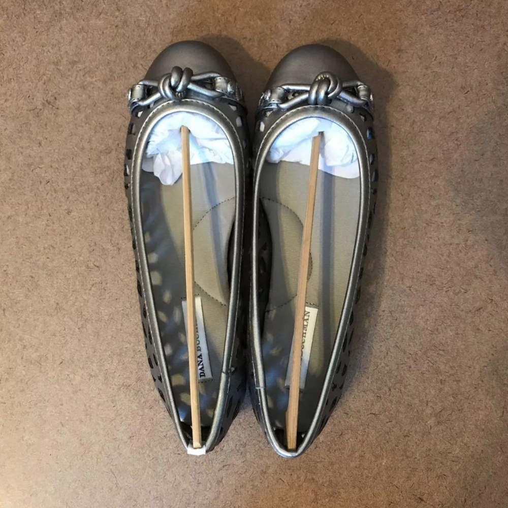 FUNDRAISER ITEM: NWT NIB PEWTER BALLET FLATS SIZE7